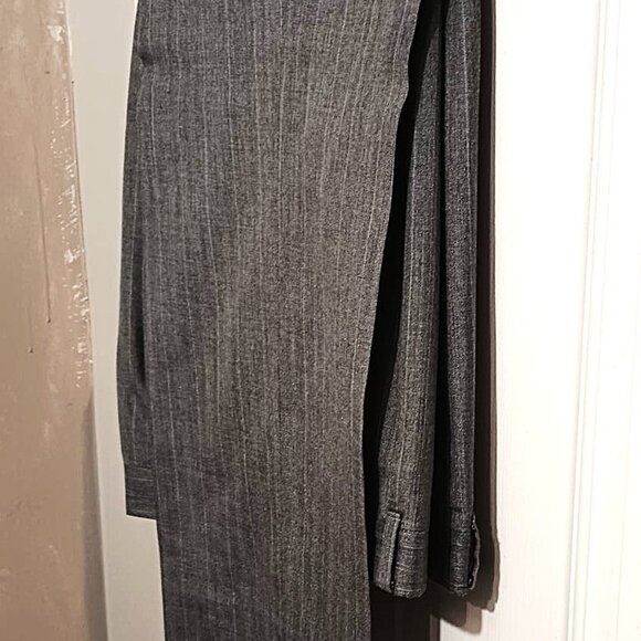 Garrison Park Men 2 Piece Light Bluish Gray Suit        40R - Picture 12 of 15